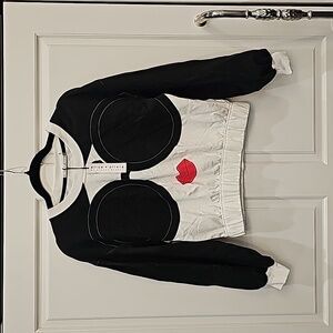 Ladies face detail sweeater